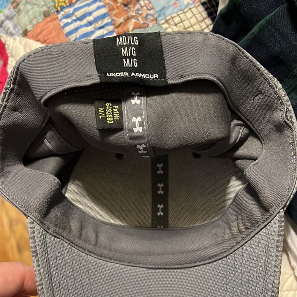 Under Armour Cap - Picture 6 of 6